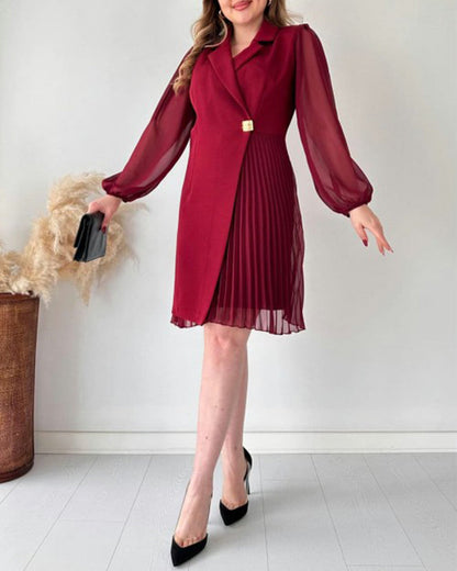 Robe avec boucle dorée