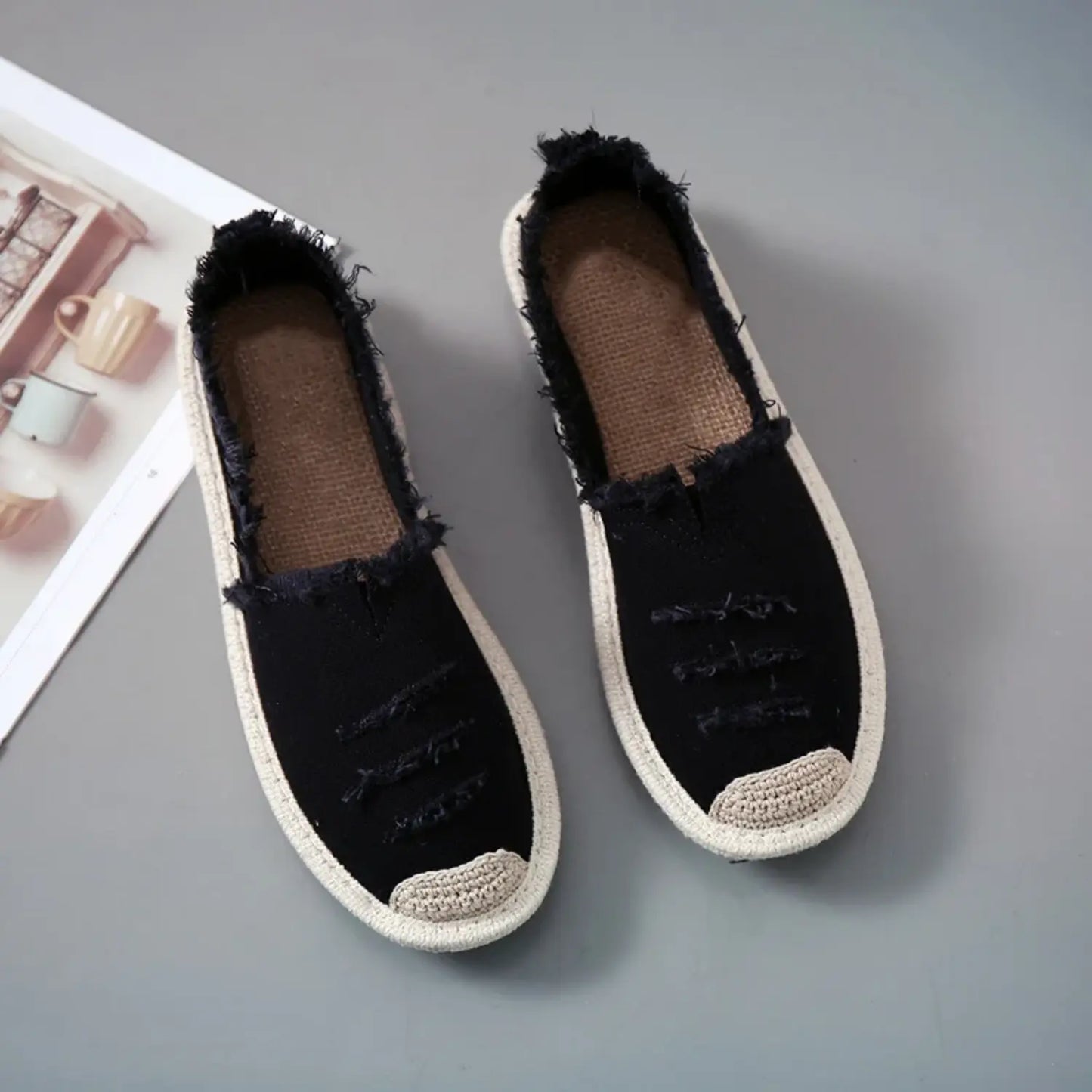 Laurynn | Espadrilles noires et blanches en toile déchirée