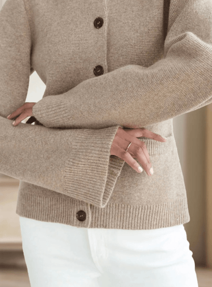 Cardigan classique pour femmes avec patte de boutonnage