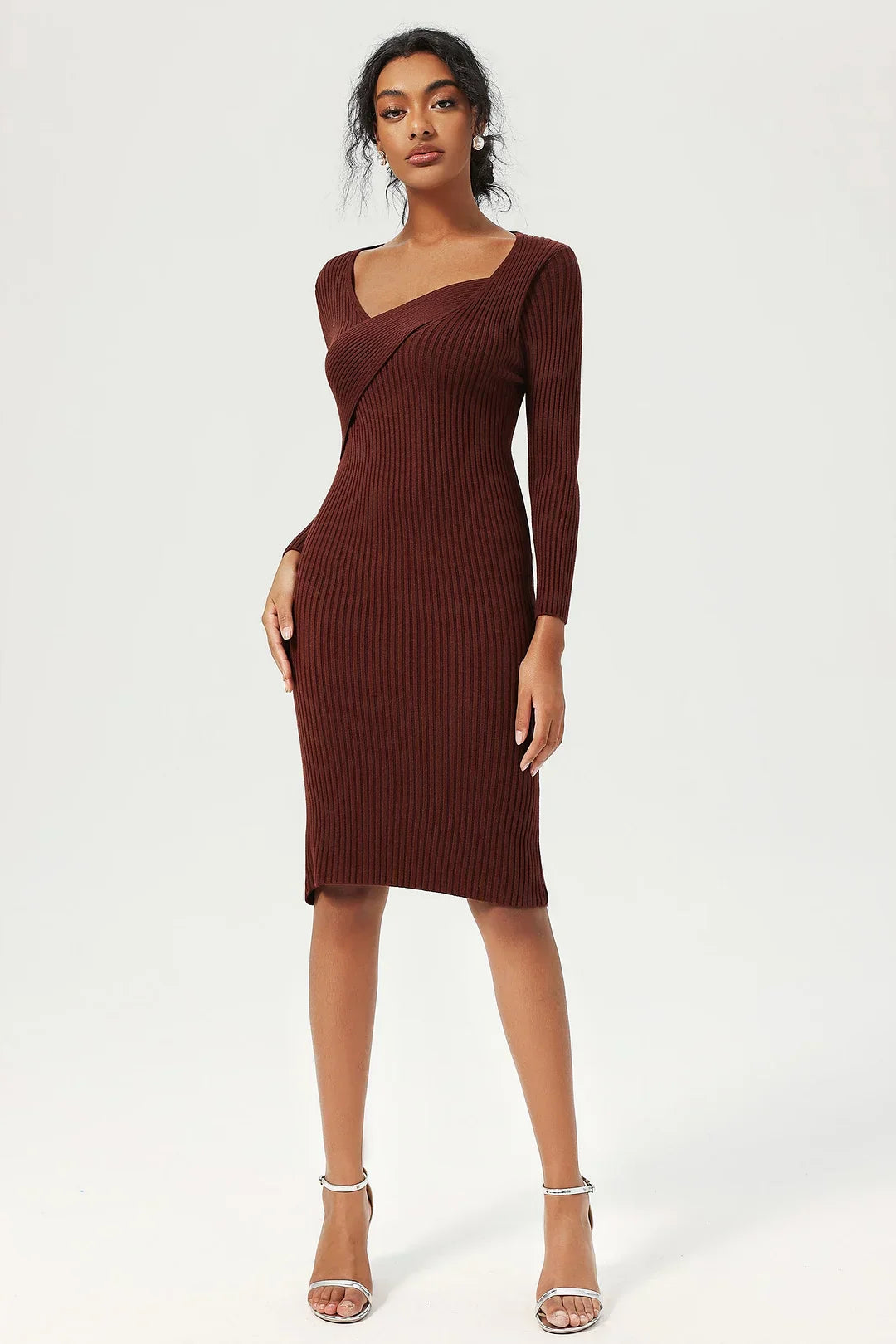 Noura - Robe midi en maille à manches longues marron