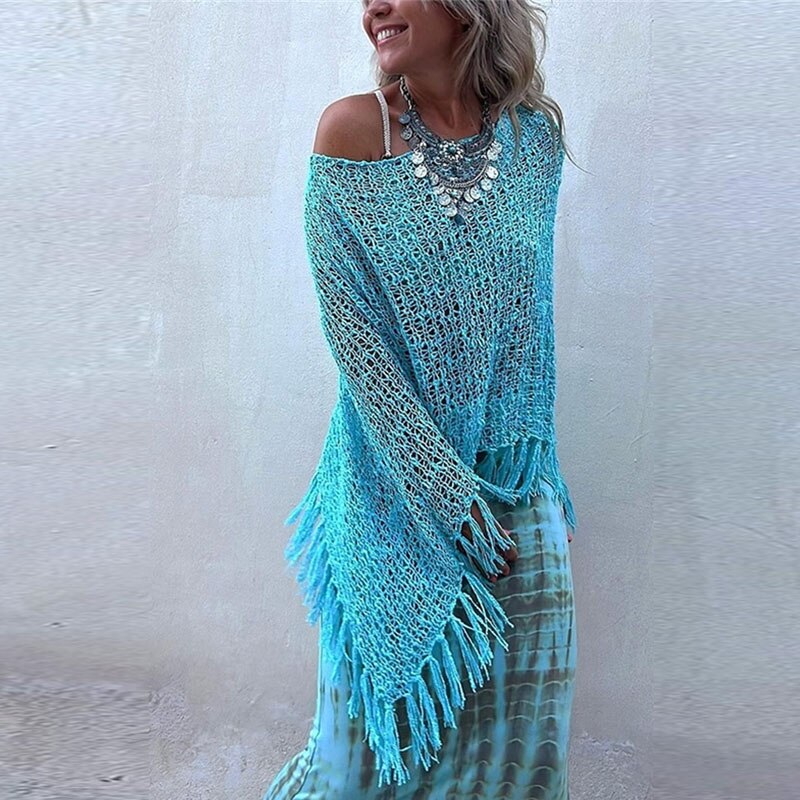 Pull-cape en tricot avec pompon - Chaya