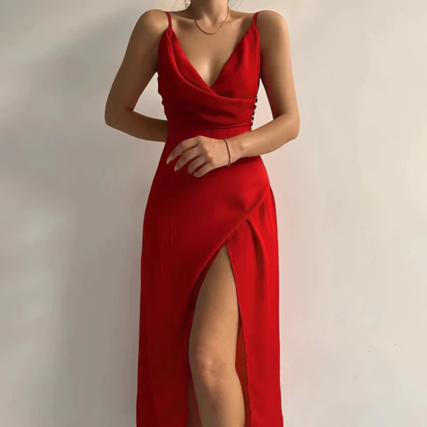 Femke | Robe de cocktail longue avec fente et décolleté en V