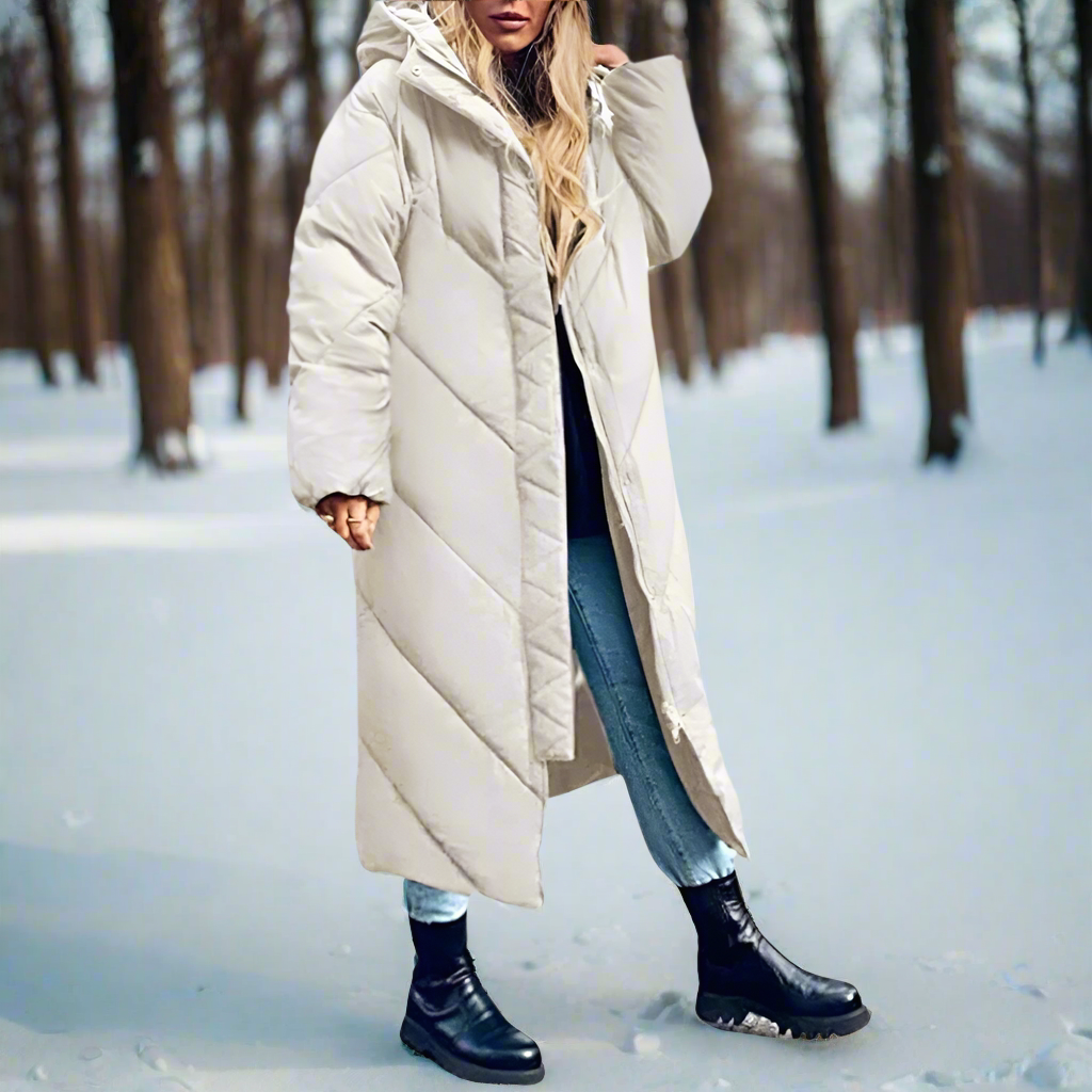 Veste d'hiver stylée avec capuche pour les aventurières à la pointe de la mode