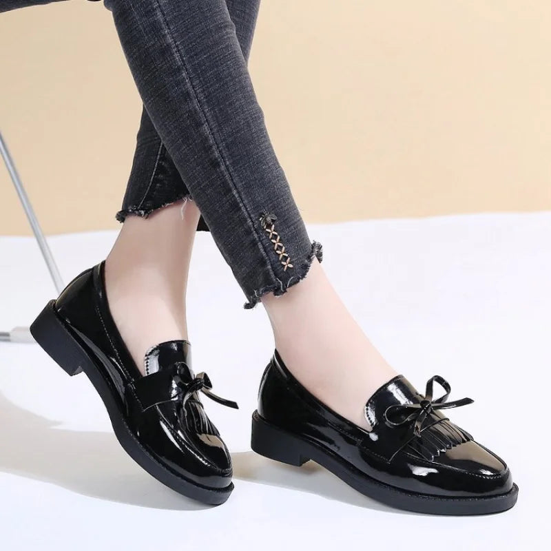 Uzeta Shoes | Chaussures en cuir à glands pour femmes