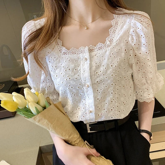 Venla Blouse | Blouse en dentelle blanche à manches courtes