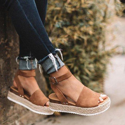 Niana Sandals | Sandales à talon compensé avec sangle et boucle élégantes